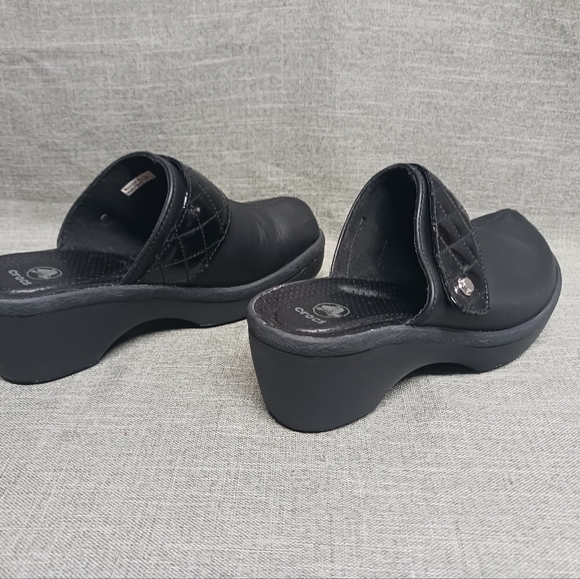Crocs clogs good condition women's size 8 - Picture 5 of 9